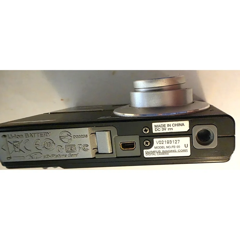 Olympus FE FE-20 8.0MP Black Digital Camera Not Tested